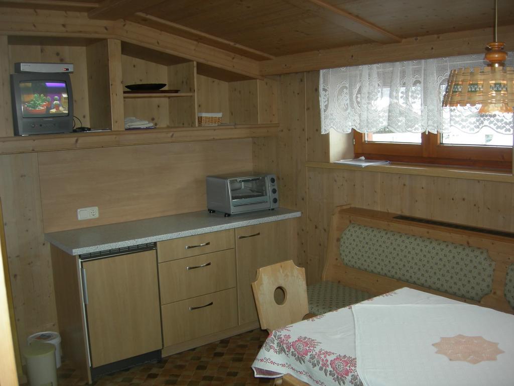 Haus Mooshof Apartman Lermoos Szoba fotó